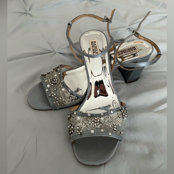 Badgley Mischka light blue strappy heeled sandals - Picture 2 of 5